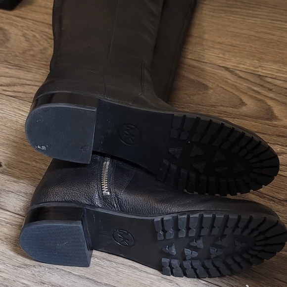 Michael Kors black boots. - Picture 3 of 3